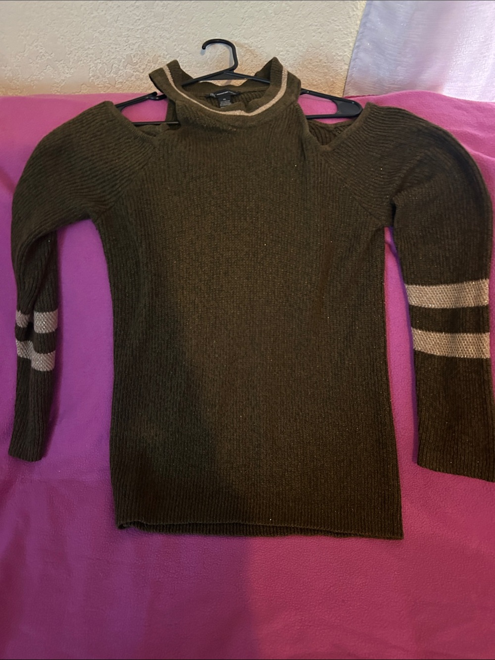 Off-the-Shoulder Ribbed Sweater in Olive with Contrast Stripes